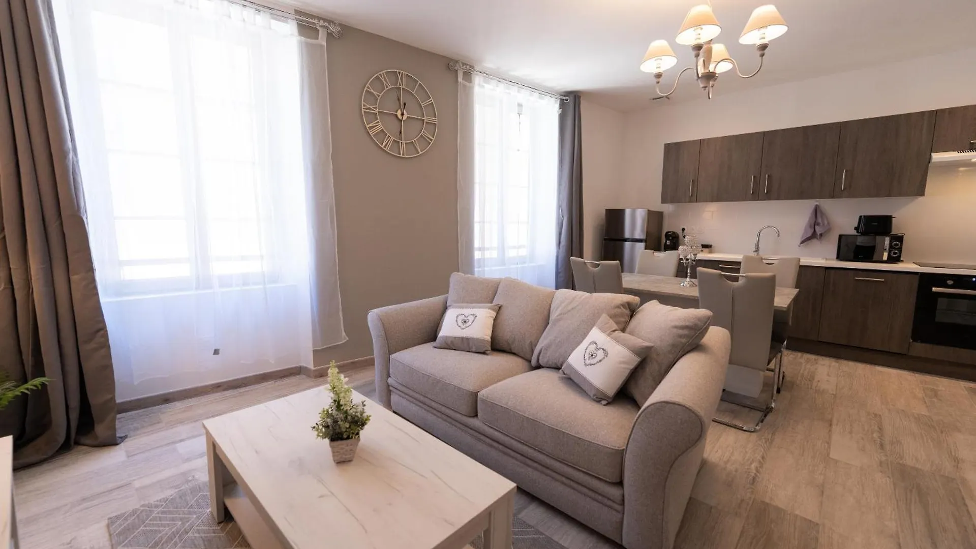 Apartment Charme Et Caractere Au Centre Classe 3 Etoiles Riez