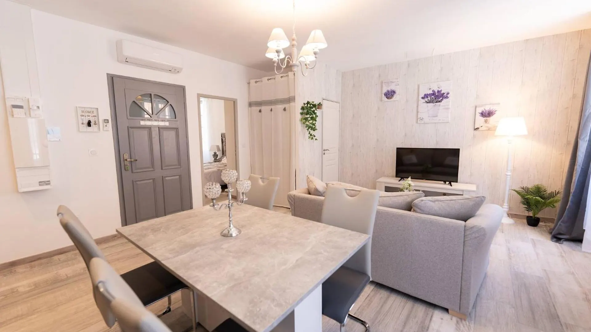 Charme Et Caractere Au Centre Classe 3 Etoiles Riez France